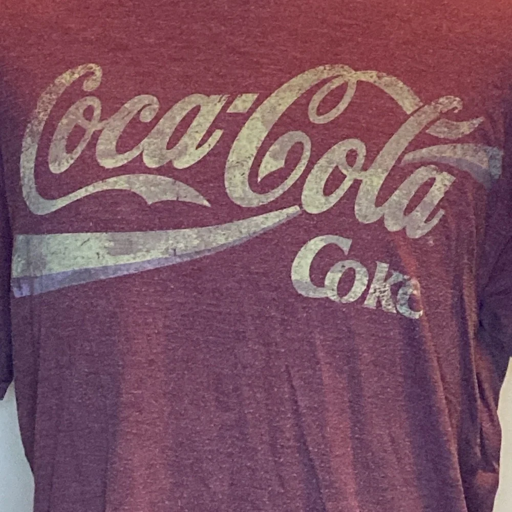 Newport Blue Vintage Fit 'Coca-Cola' T-Shirt in Red Cotton (sz L)